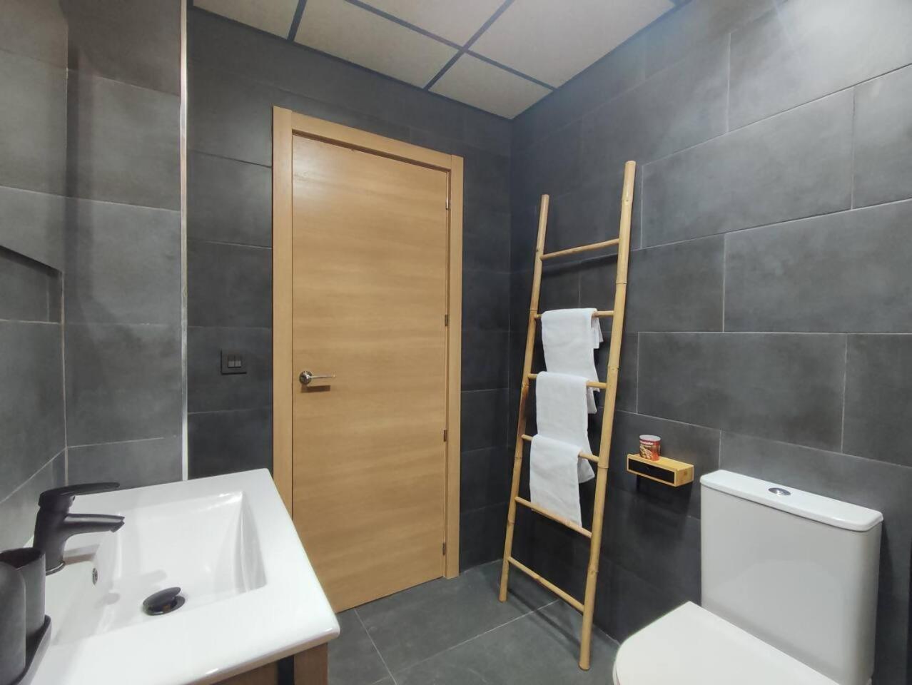 Ohana Home 1 Malaga Ngoại thất bức ảnh